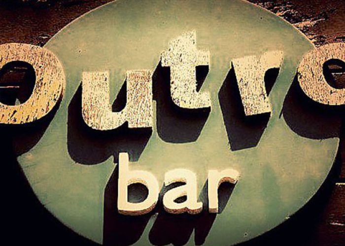 Outro Bar