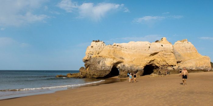 Rochas na Praia dos Careanos
