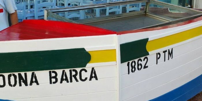 proa de barco no restaurante dona barca