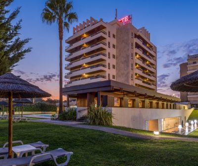 Interpass Vau Hotel à noite