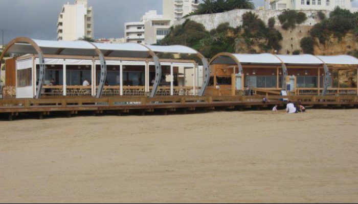 o casalinho na praia da rocha (3)