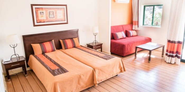 yellow-alvor-garden-hotel-galleryyellow-alvor-garden-junior-suite1